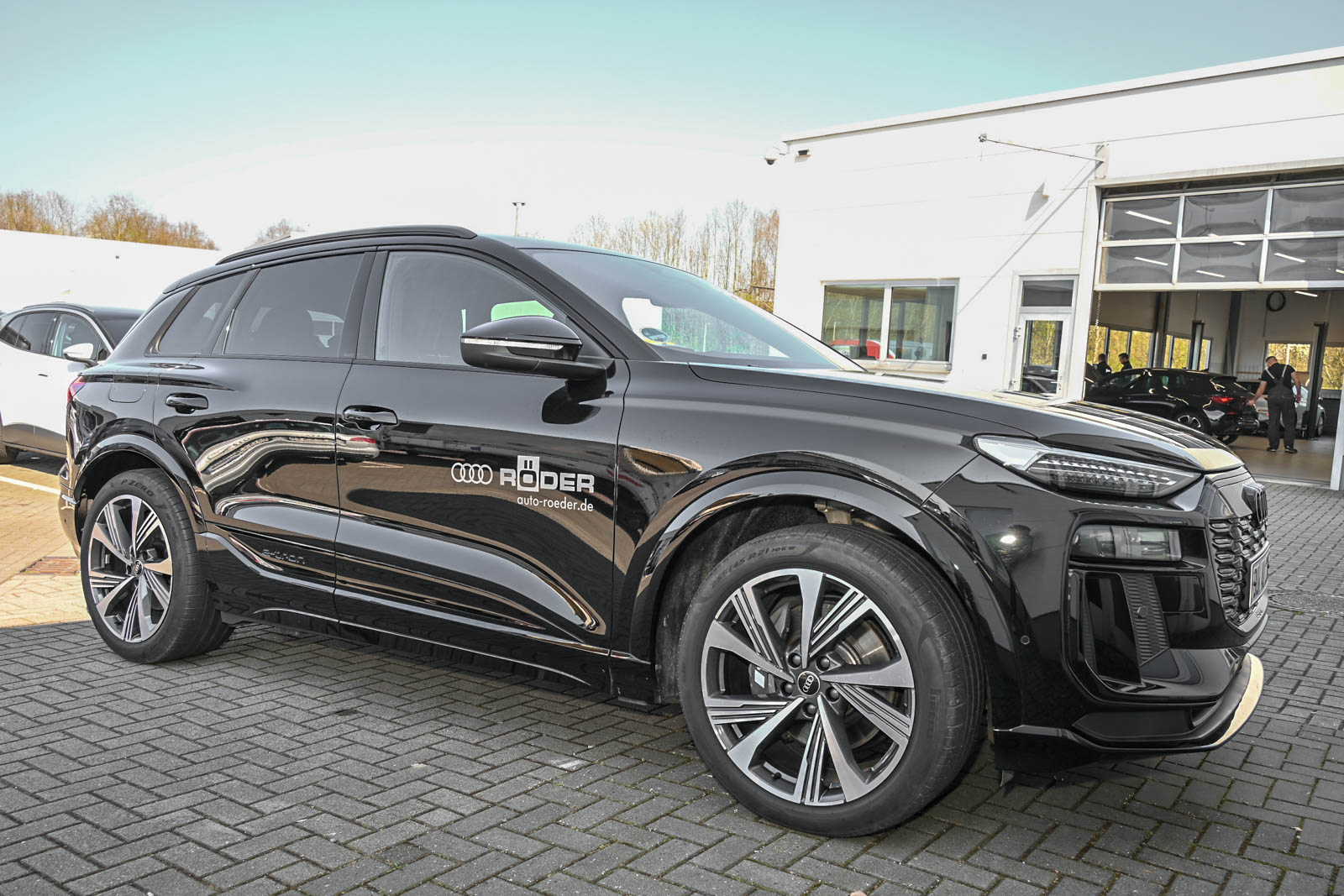 Image about Audi SQ6 SUV e-tron e-tron quattro