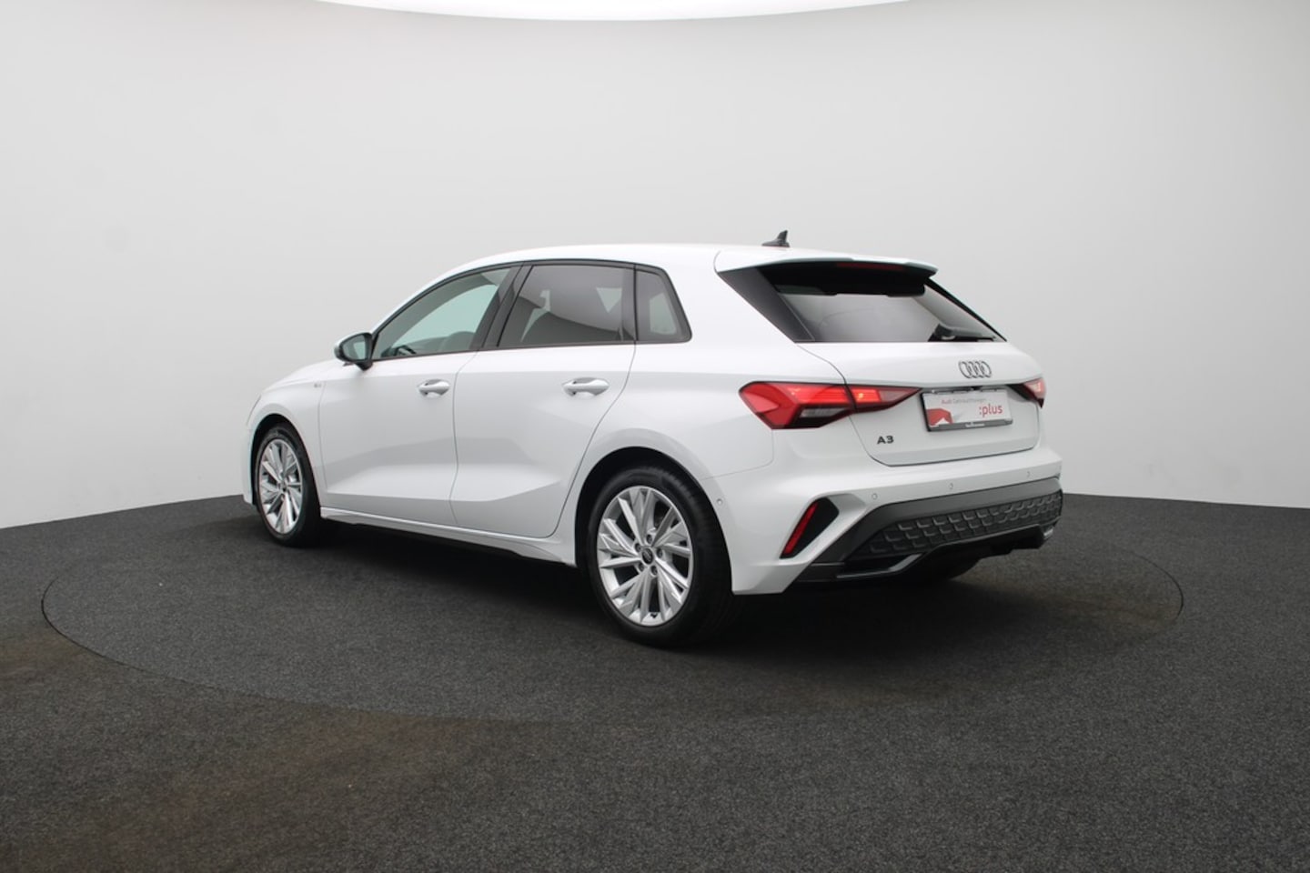 Bild über Audi A3 Sportback S line 35 TDI S tronic - für weitere Informationen kontaktieren Sie den Audi Partner