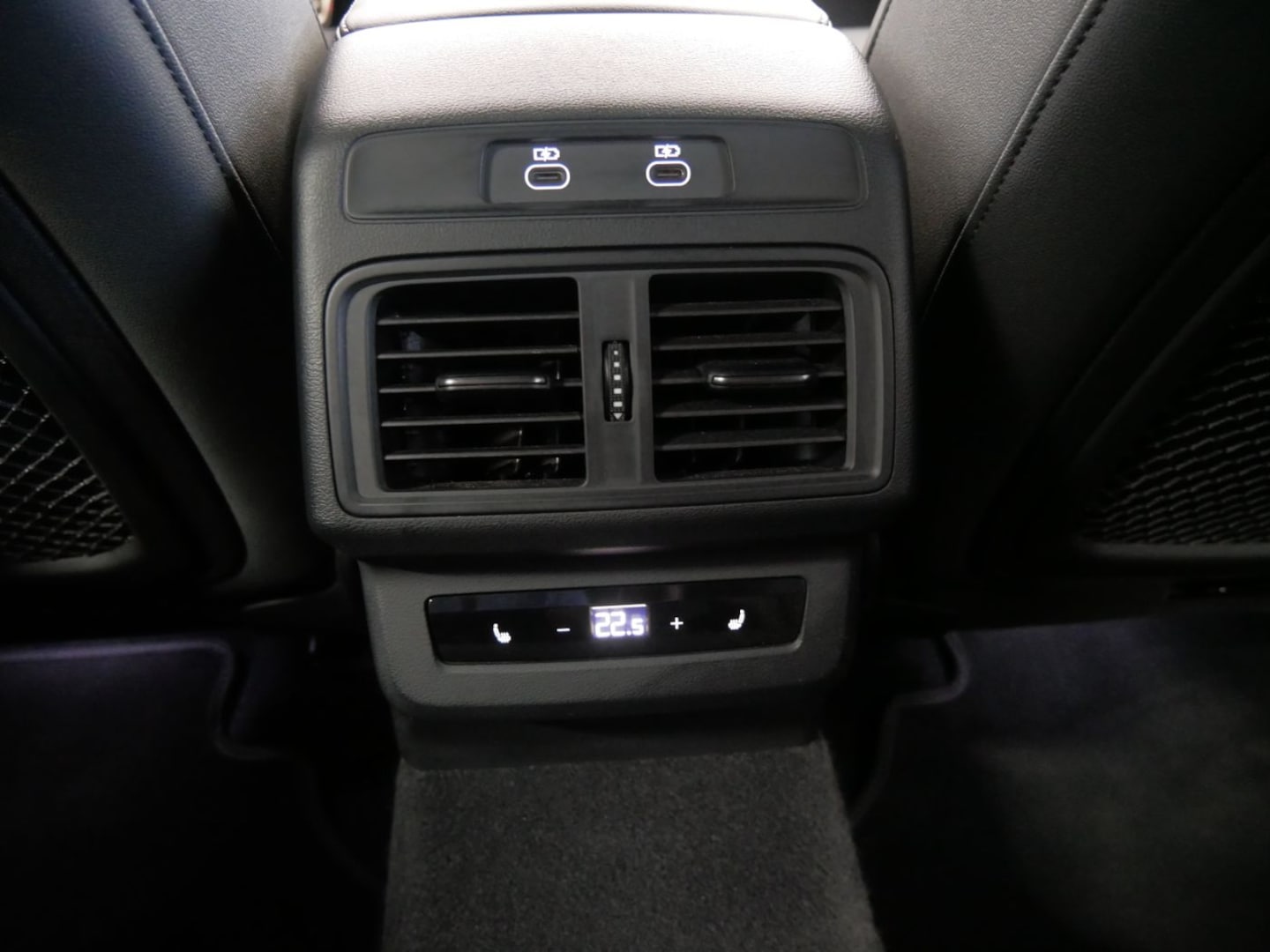 Bild über Audi Q5 SUV TDI quattro 150 kW S tronic - für weitere Informationen kontaktieren Sie den Audi Partner