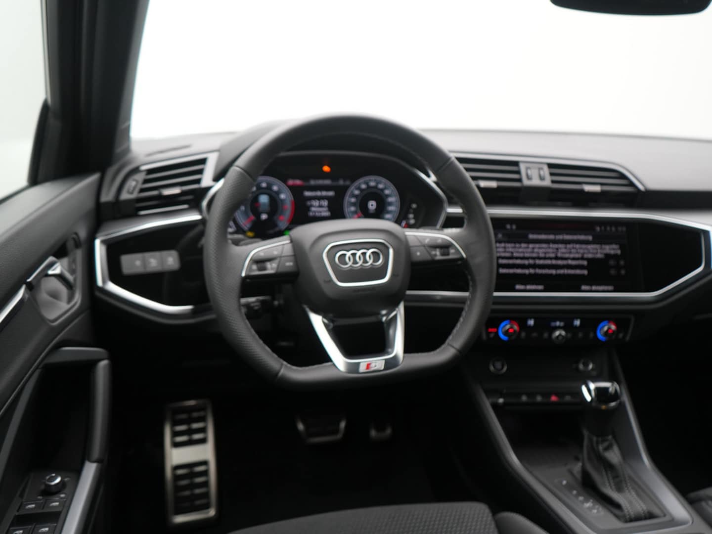 Bild über Audi Q3 TFSI 110 kW S tronic - für weitere Informationen kontaktieren Sie den Audi Partner