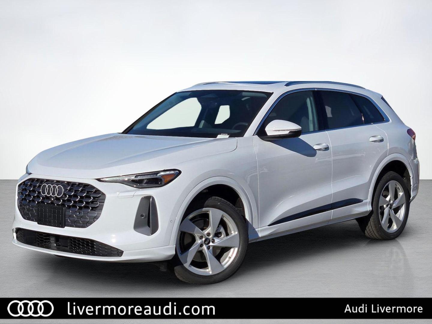 2025 Audi Q5 40 Premium Plus's photo