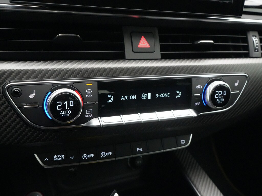 Image about Audi RS 4 Avant quattro tiptronic