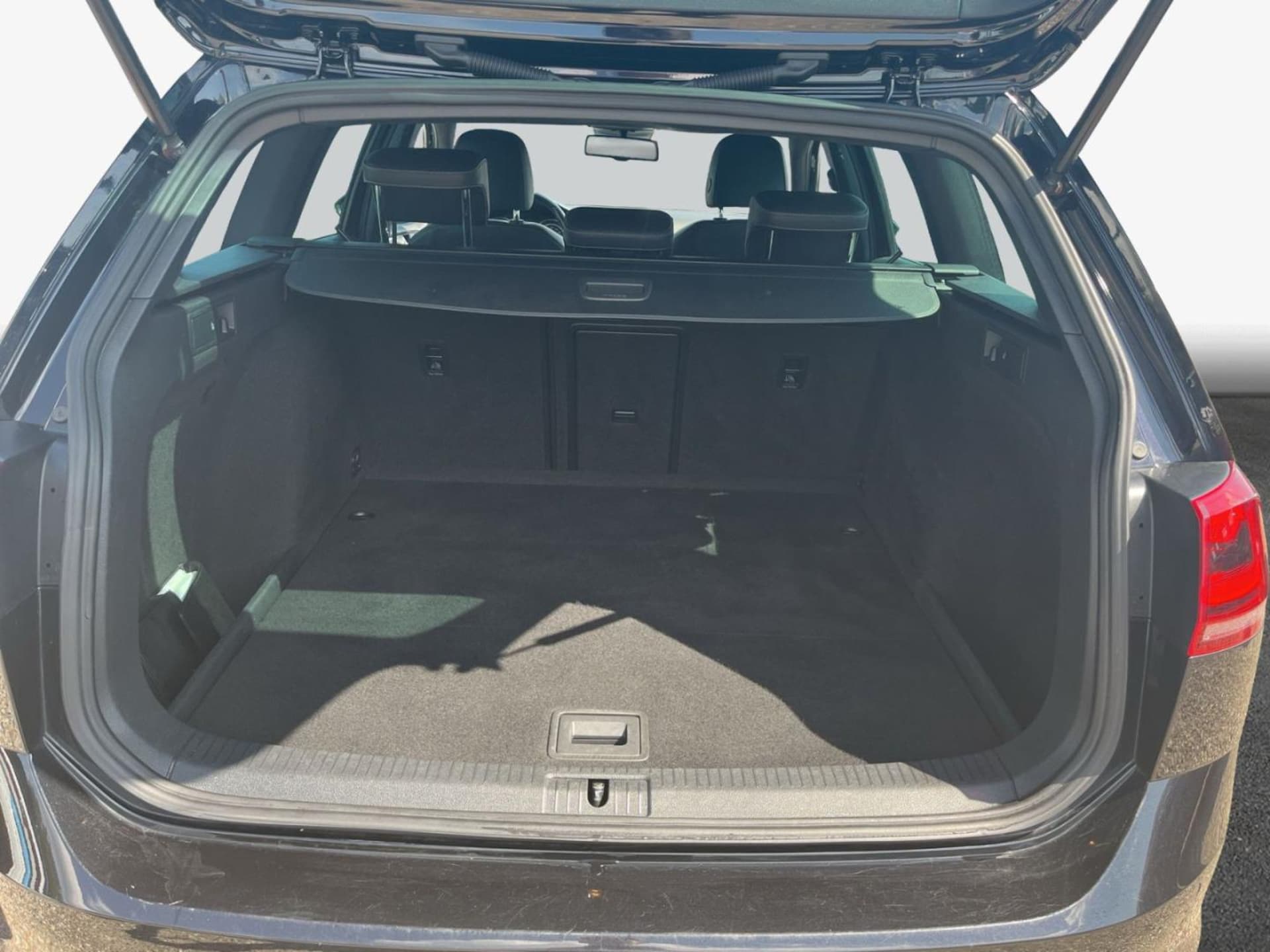 Volkswagen Golf Variant R