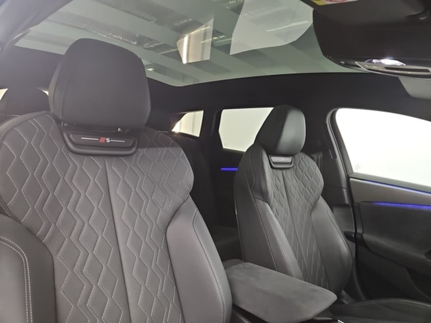 Bild über Audi A6 Avant e-tron e-tron - für weitere Informationen kontaktieren Sie den Audi Partner