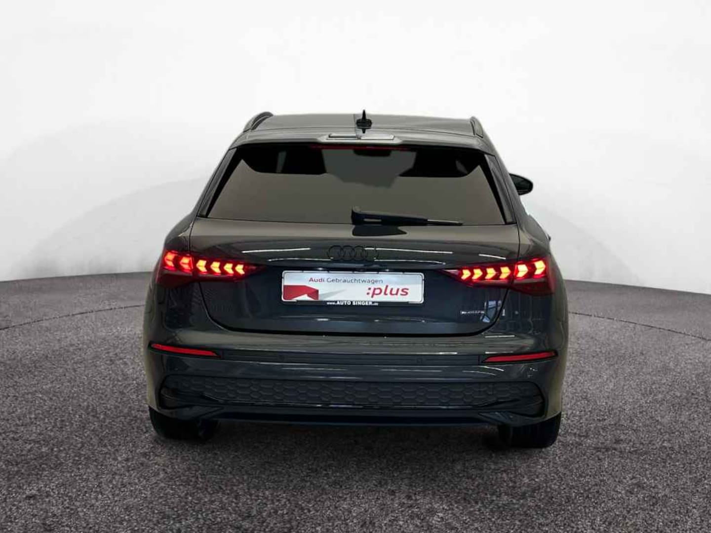 Bild über Audi A3 Sportback TFSI quattro S tronic - für weitere Informationen kontaktieren Sie den Audi Partner