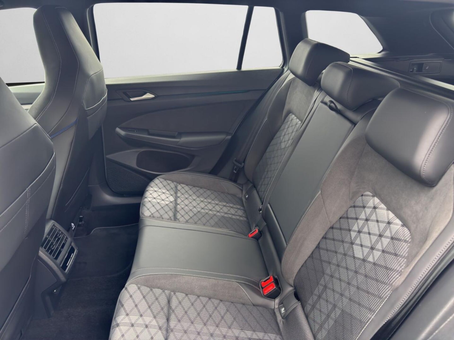 Volkswagen Golf Variant R-Line