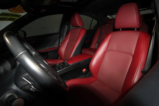 2024 Lexus IS 300