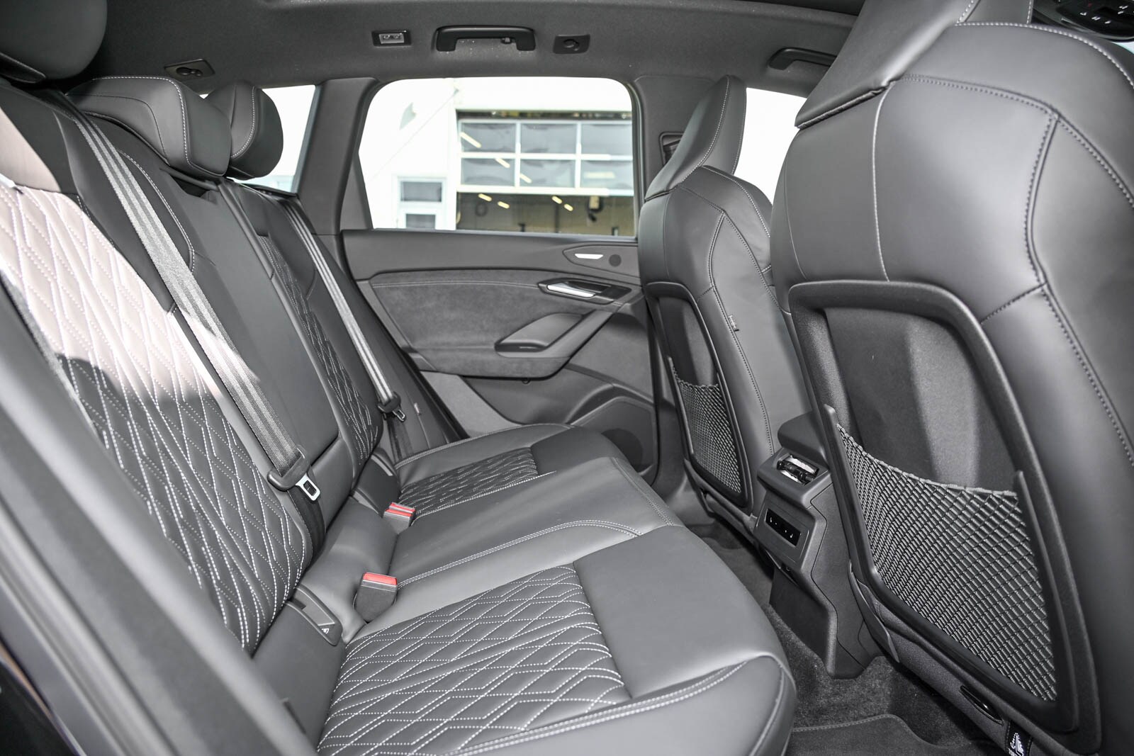 Image about Audi SQ6 SUV e-tron e-tron quattro