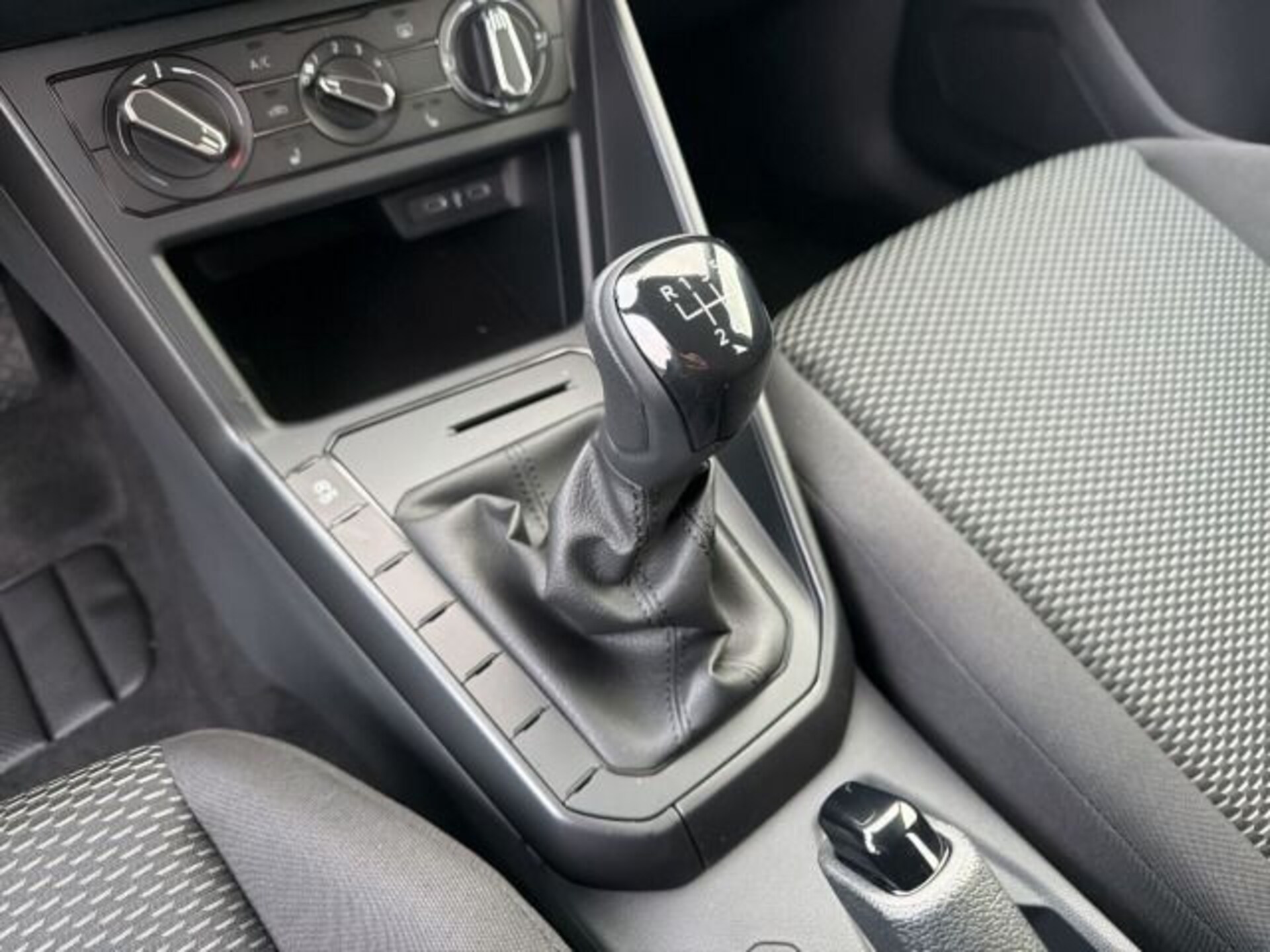 Volkswagen Polo Basis-Modell