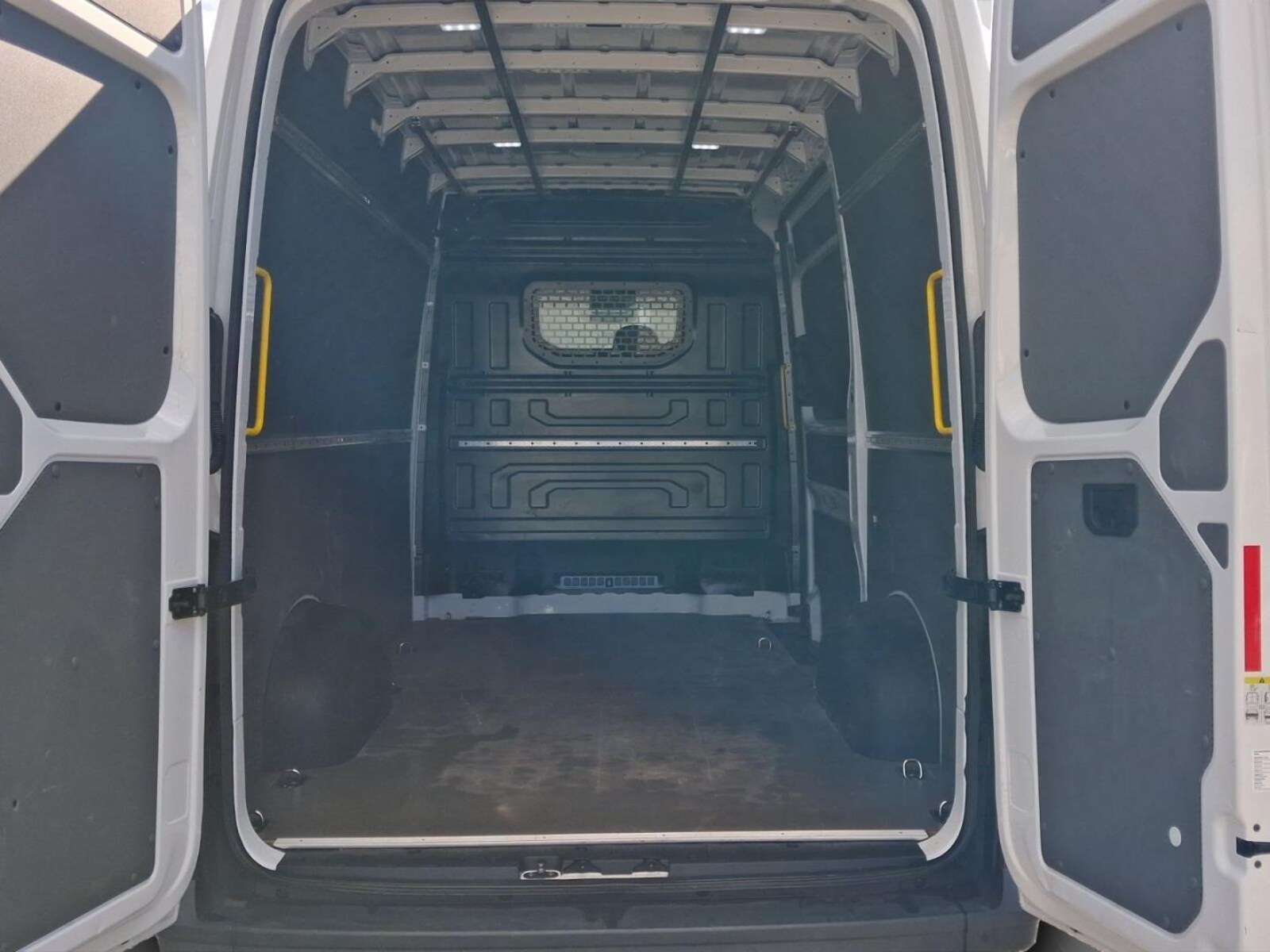 Volkswagen Crafter Kasten mittlerer Radstand – Bild 17