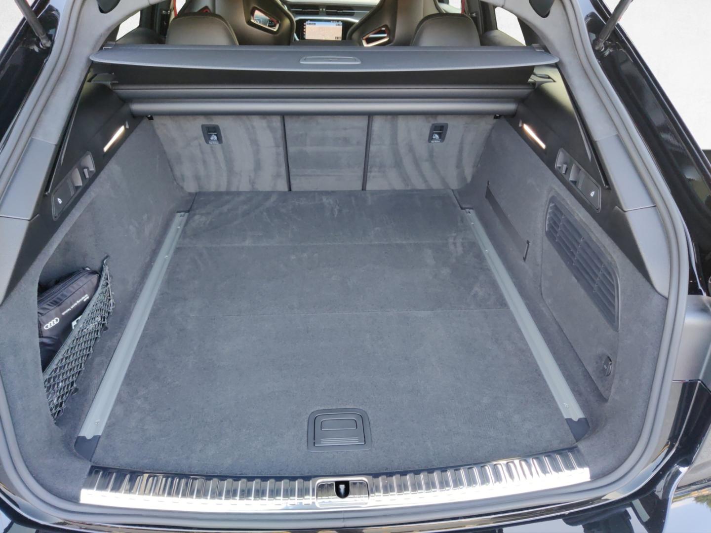 Image about Audi RS 6 Avant performance quattro tiptronic
