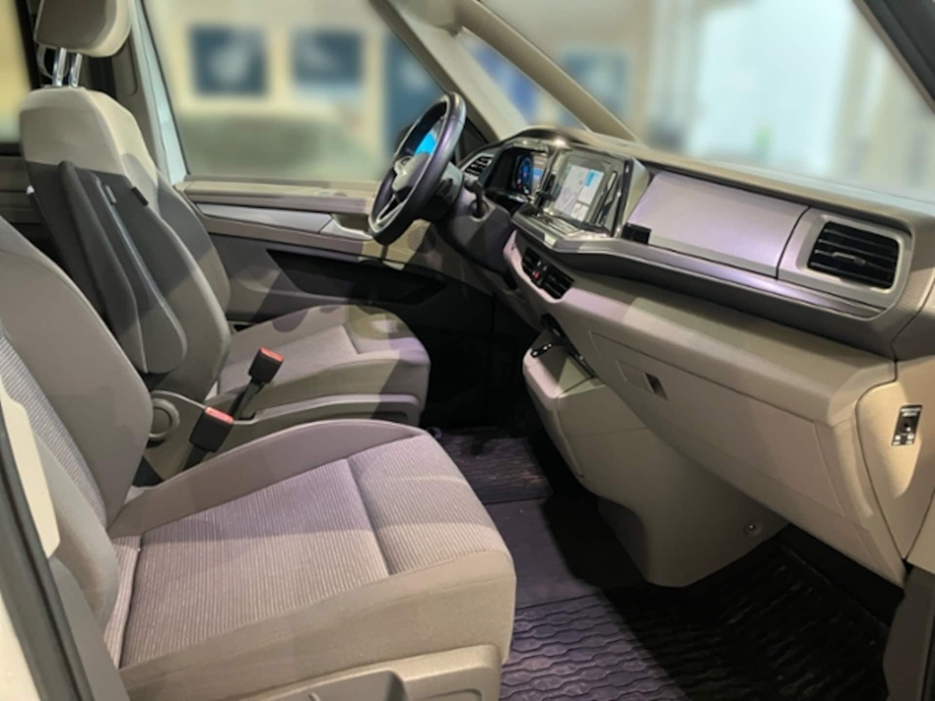 Volkswagen Multivan Basis-Modell