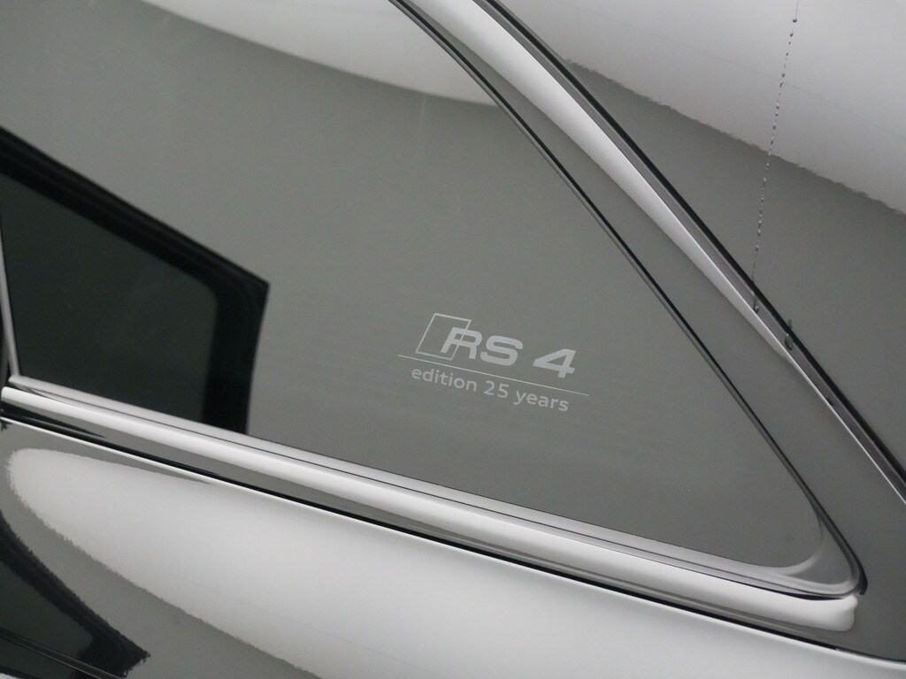 Image about Audi RS 4 Avant quattro tiptronic
