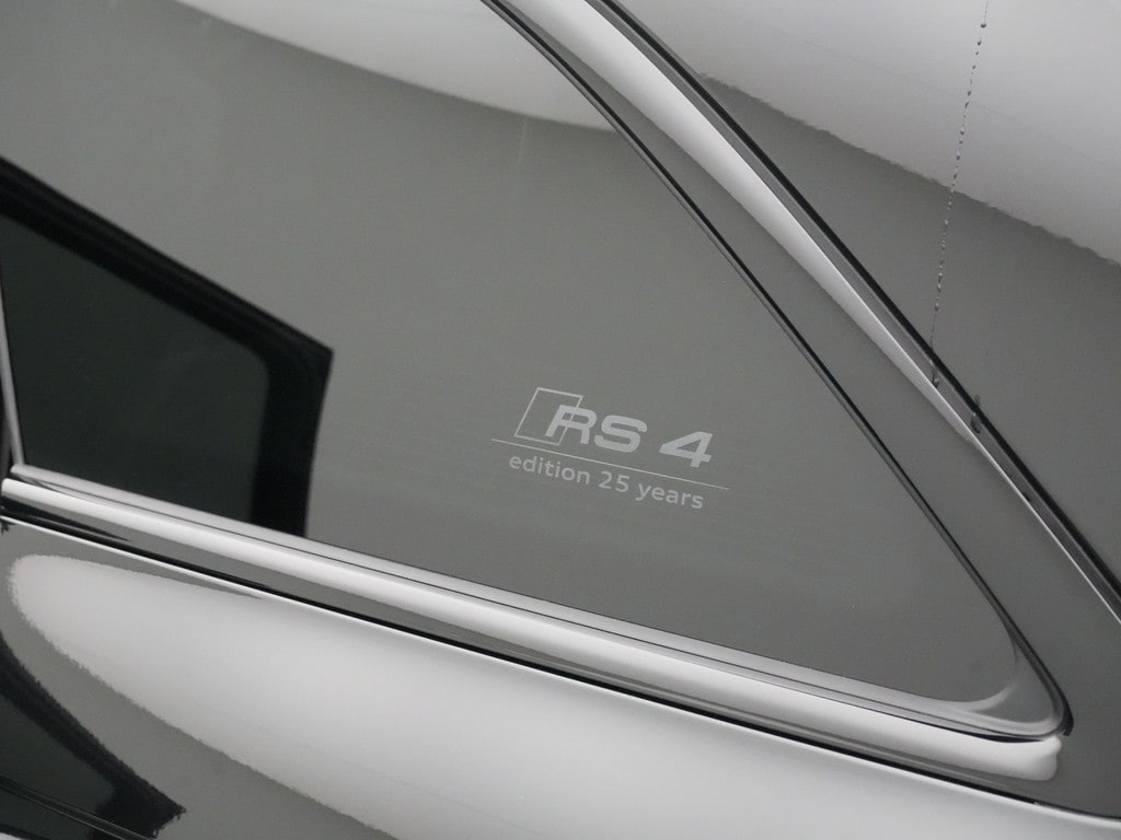 Image about Audi RS 4 Avant quattro tiptronic