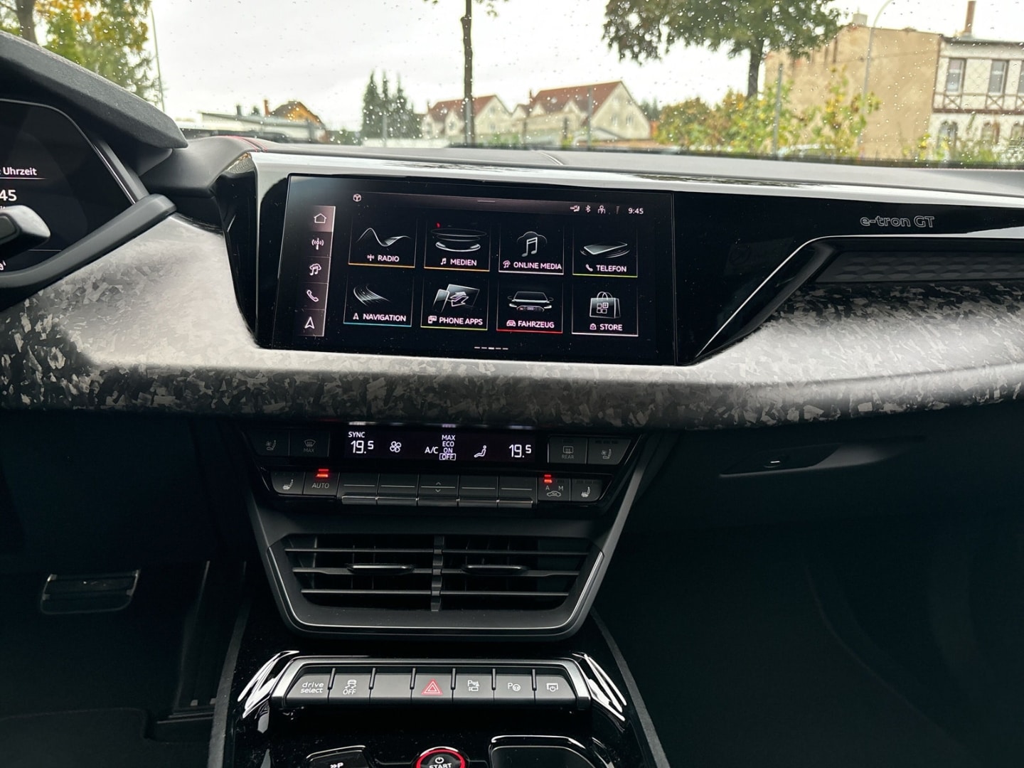 Bild über Audi RS e-tron GT performance e-tron quattro - für weitere Informationen kontaktieren Sie den Audi Partner
