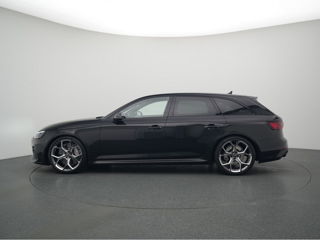 Image about Audi RS 4 Avant quattro tiptronic