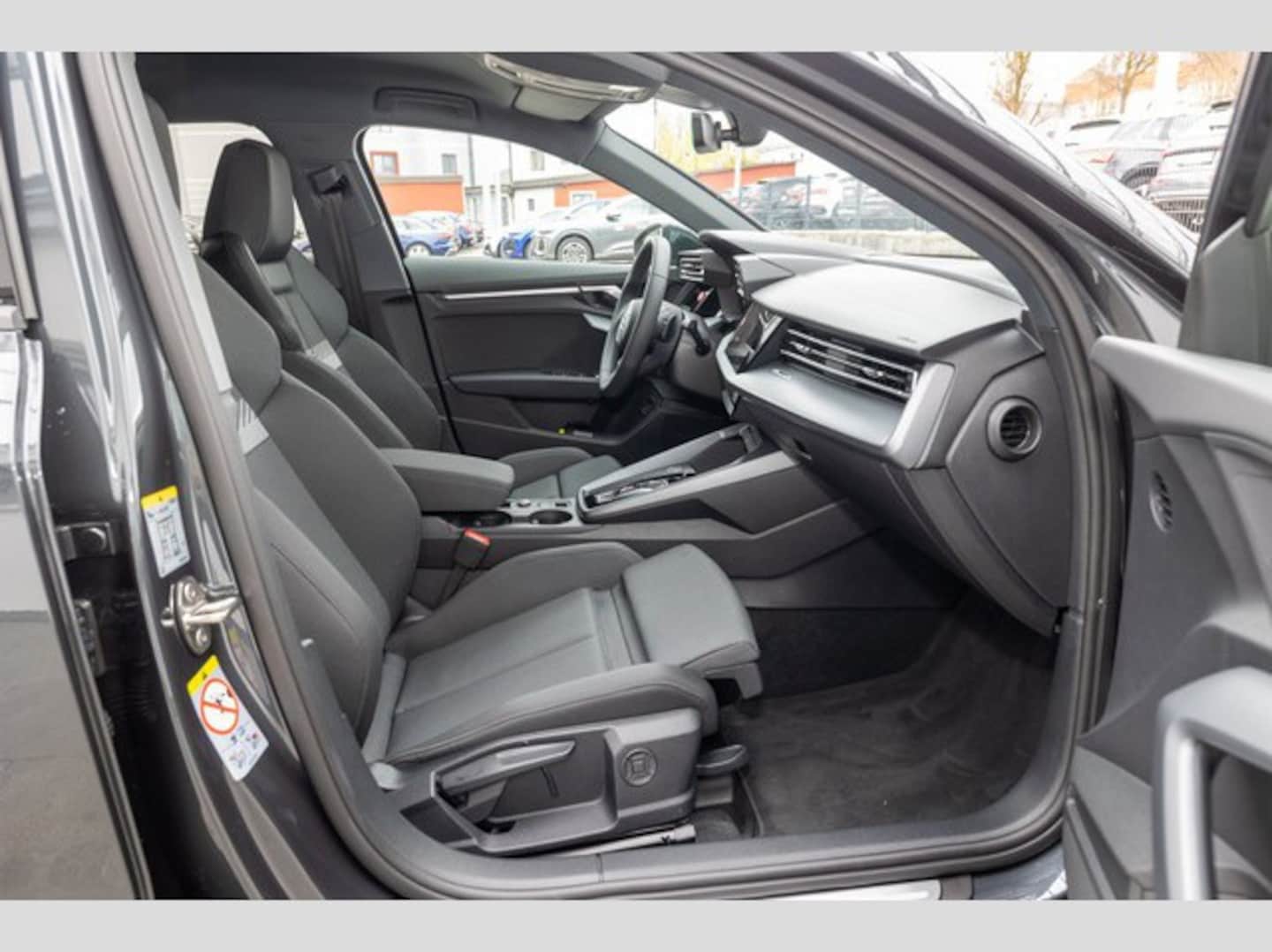 Bild über Audi A3 Sportback advanced 30 TFSI S tronic - für weitere Informationen kontaktieren Sie den Audi Partner