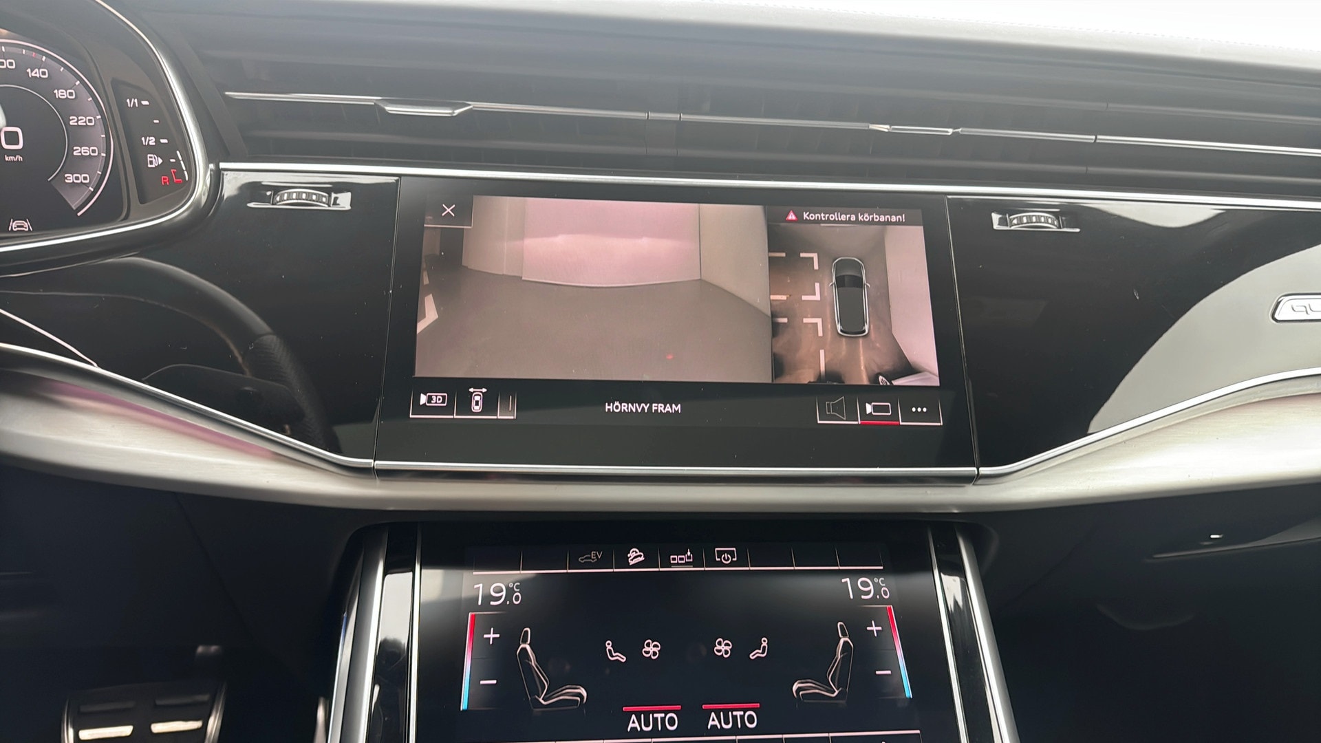 Bild som visar Audi Q7 TFSI e Q7 60 TFSI e quattro S line 456 hk tiptronic - för mer information kontakta din Audi Partner