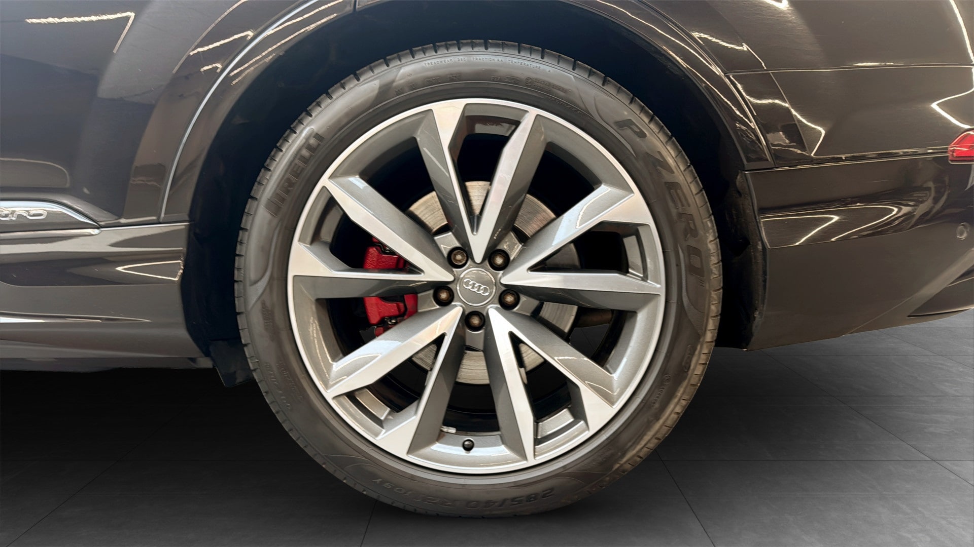 Bild som visar Audi Q7 TFSI e Q7 60 TFSI e quattro S line 456 hk tiptronic - för mer information kontakta din Audi Partner