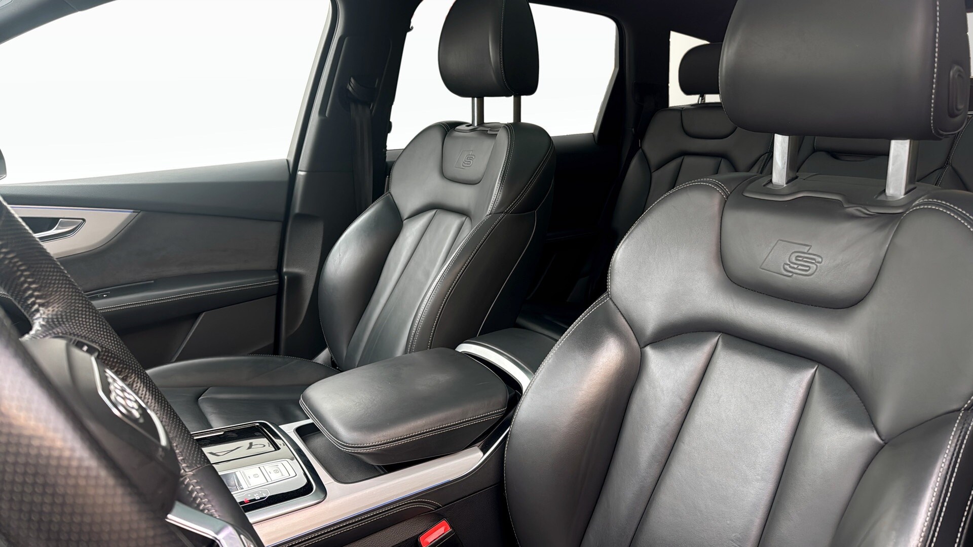 Bild som visar&nbsp;Audi Q7 TFSI e&nbsp;Q7 60 TFSI e quattro S line 456 hk tiptronic - för mer information kontakta din Audi Partner