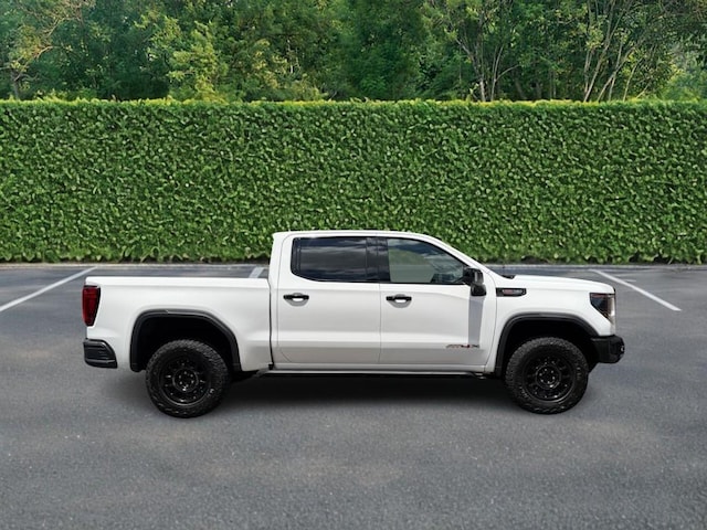 2024 GMC Sierra