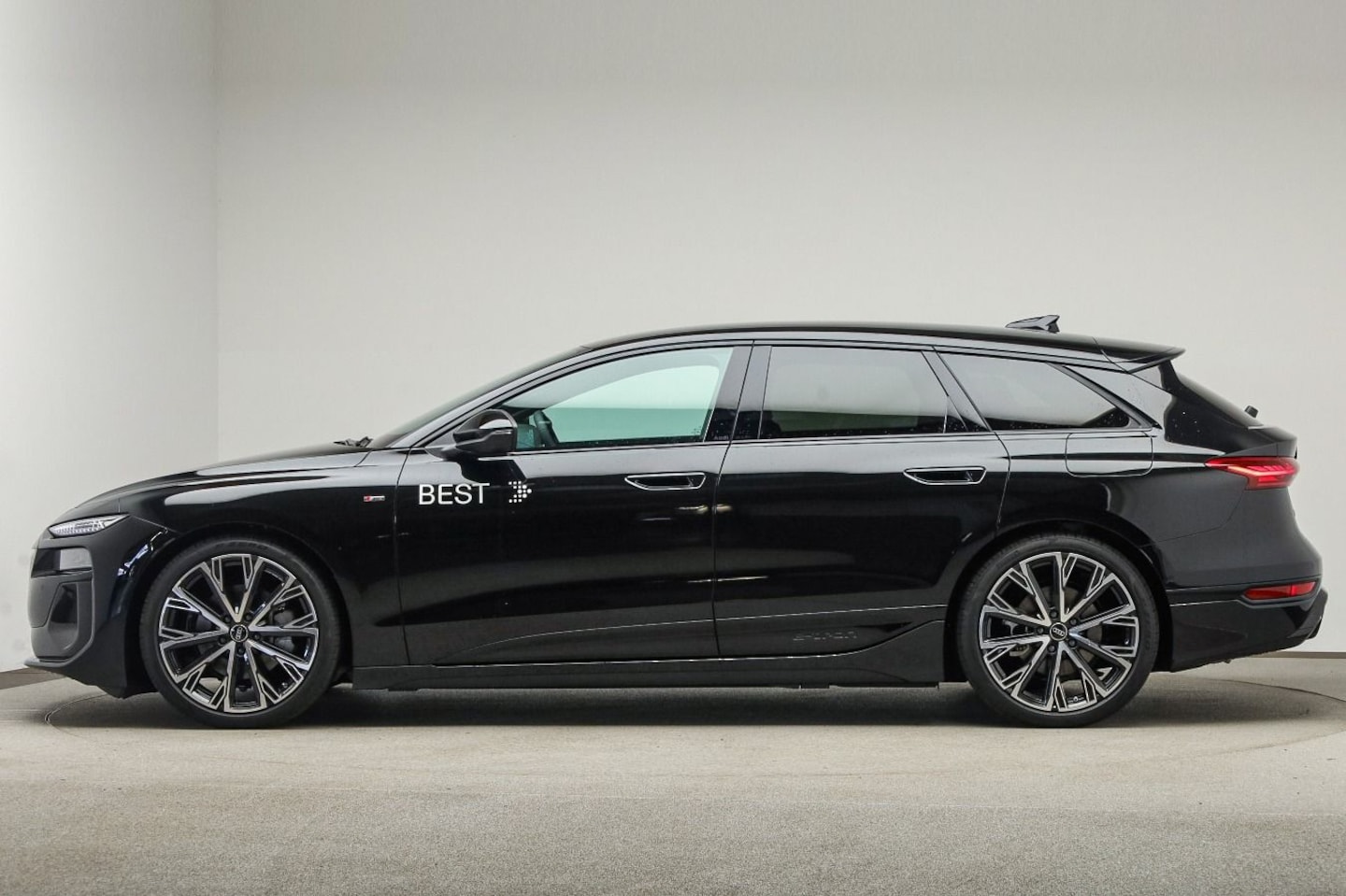 Bild über Audi A6 Avant e-tron e-tron 210 kW - für weitere Informationen kontaktieren Sie den Audi Partner