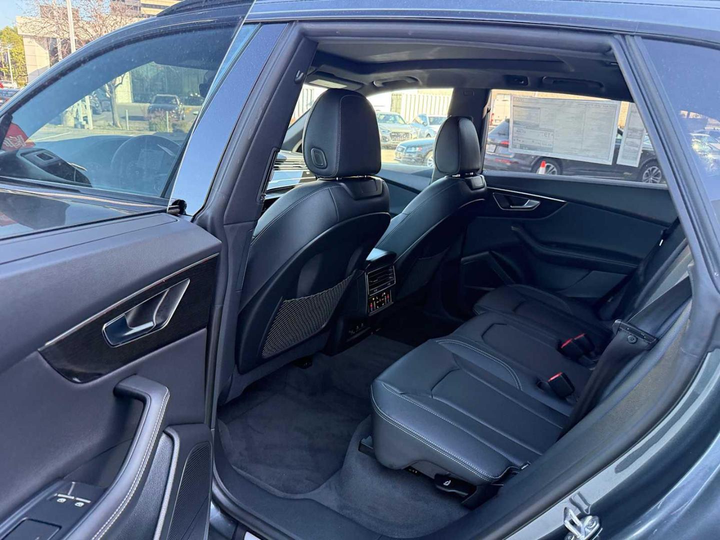 2025 Audi Q8 Premium Plus - Photo 18