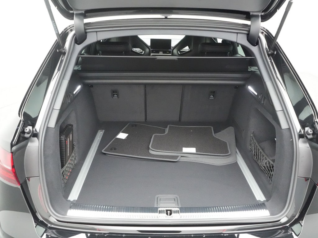 Image about Audi RS 4 Avant quattro tiptronic