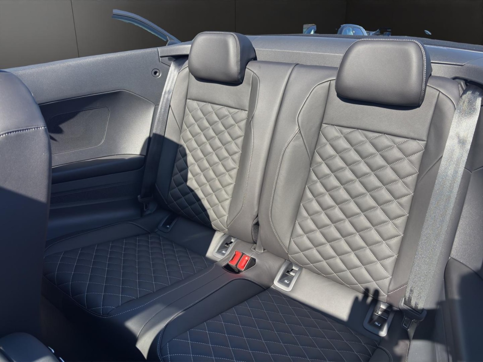 Volkswagen T-Roc Cabriolet – Bild 13