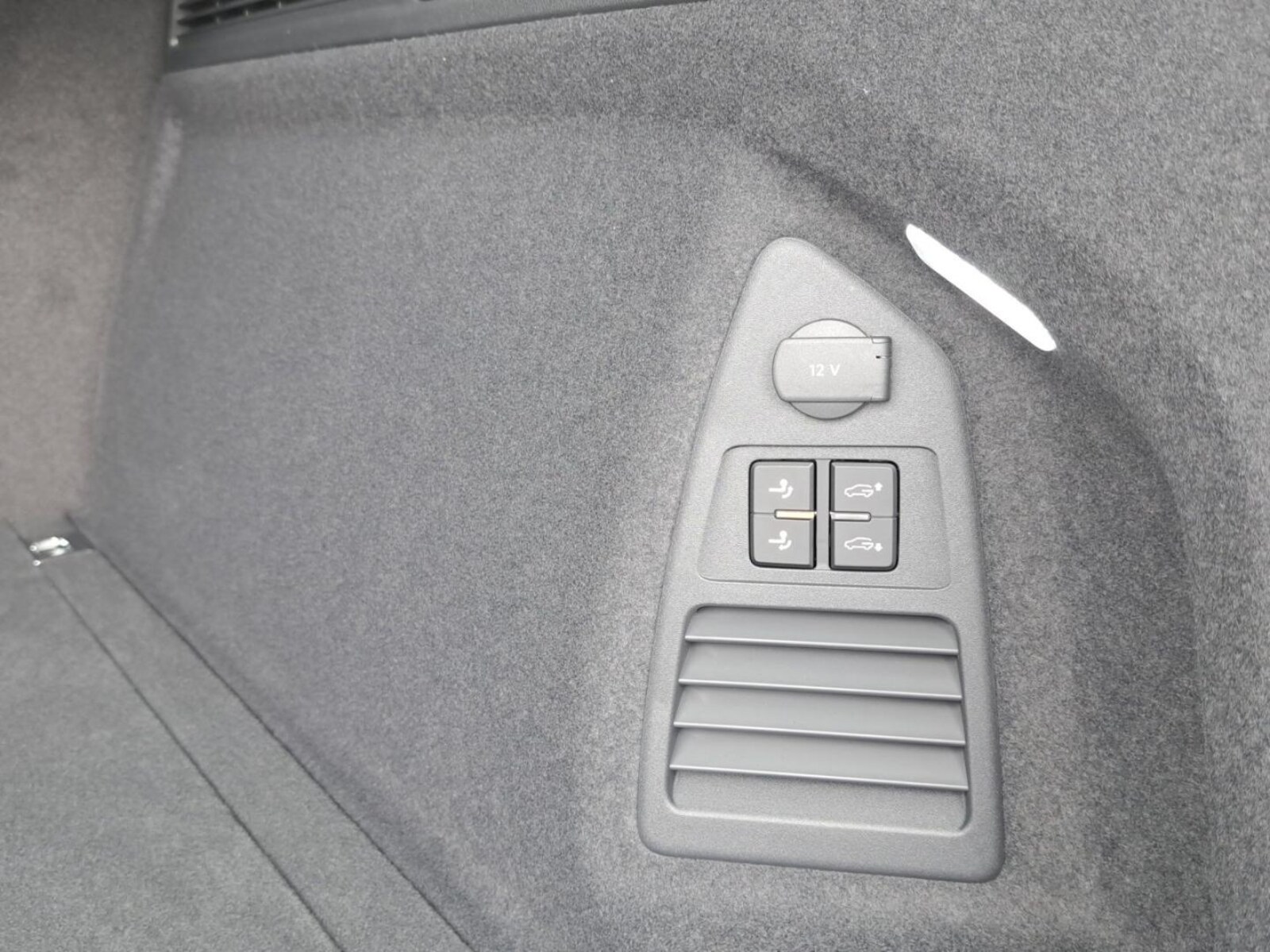 Volkswagen Touareg – Bild 12