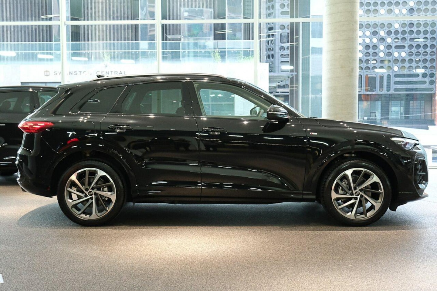 Image about Audi Q5 SUV TFSI 150 kW