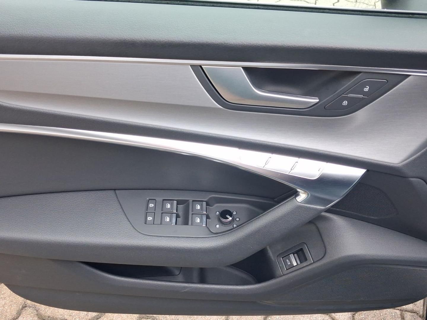 Bild über Audi S6 Avant TDI quattro tiptronic - für weitere Informationen kontaktieren Sie den Audi Partner