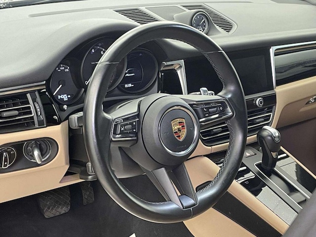 2023 Porsche Macan