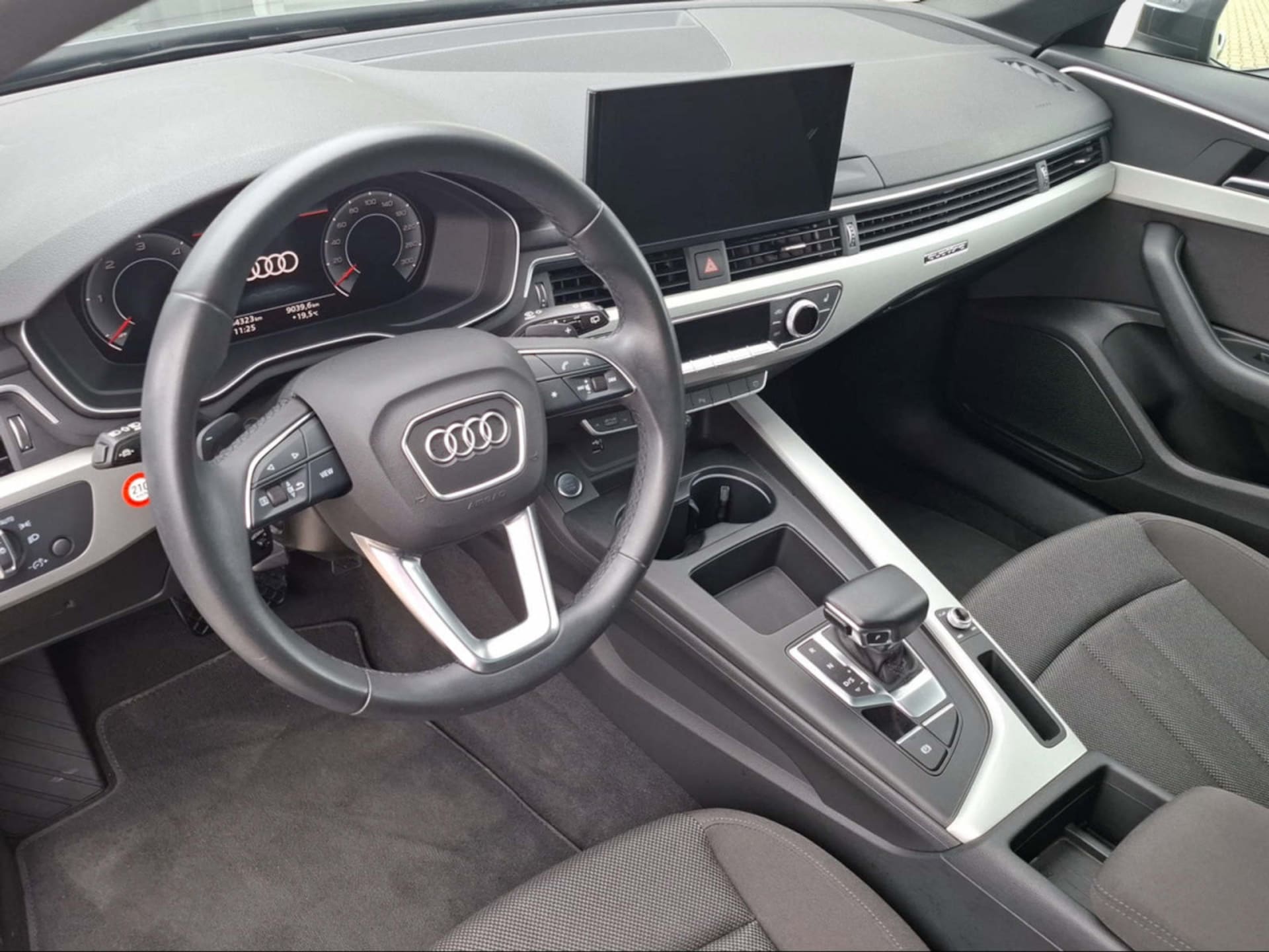 Audi A4 Avant S line