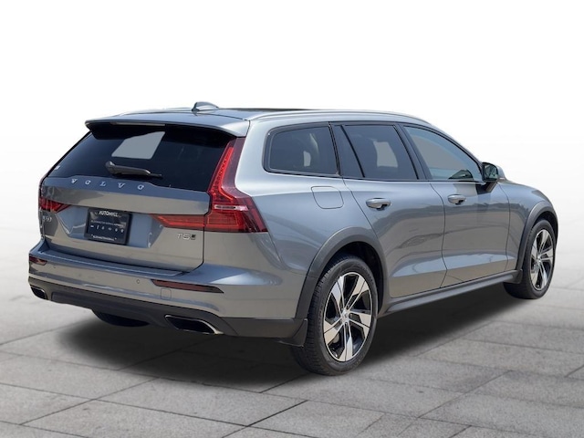 2020 Volvo V60 Cross Country
