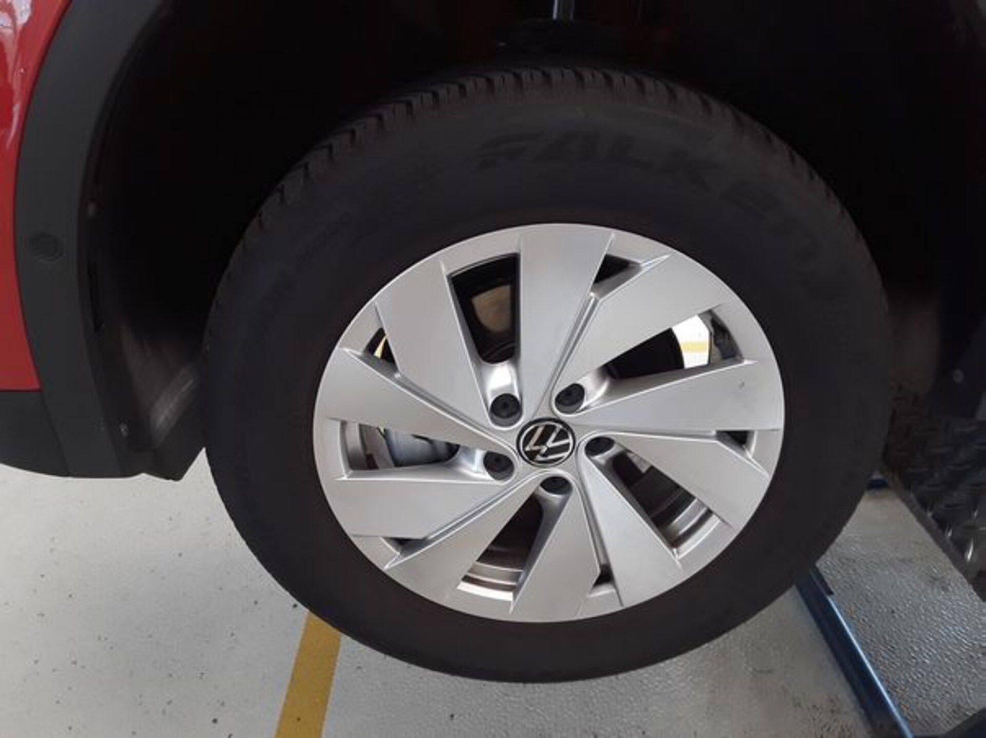 Volkswagen Tiguan Basis-Modell