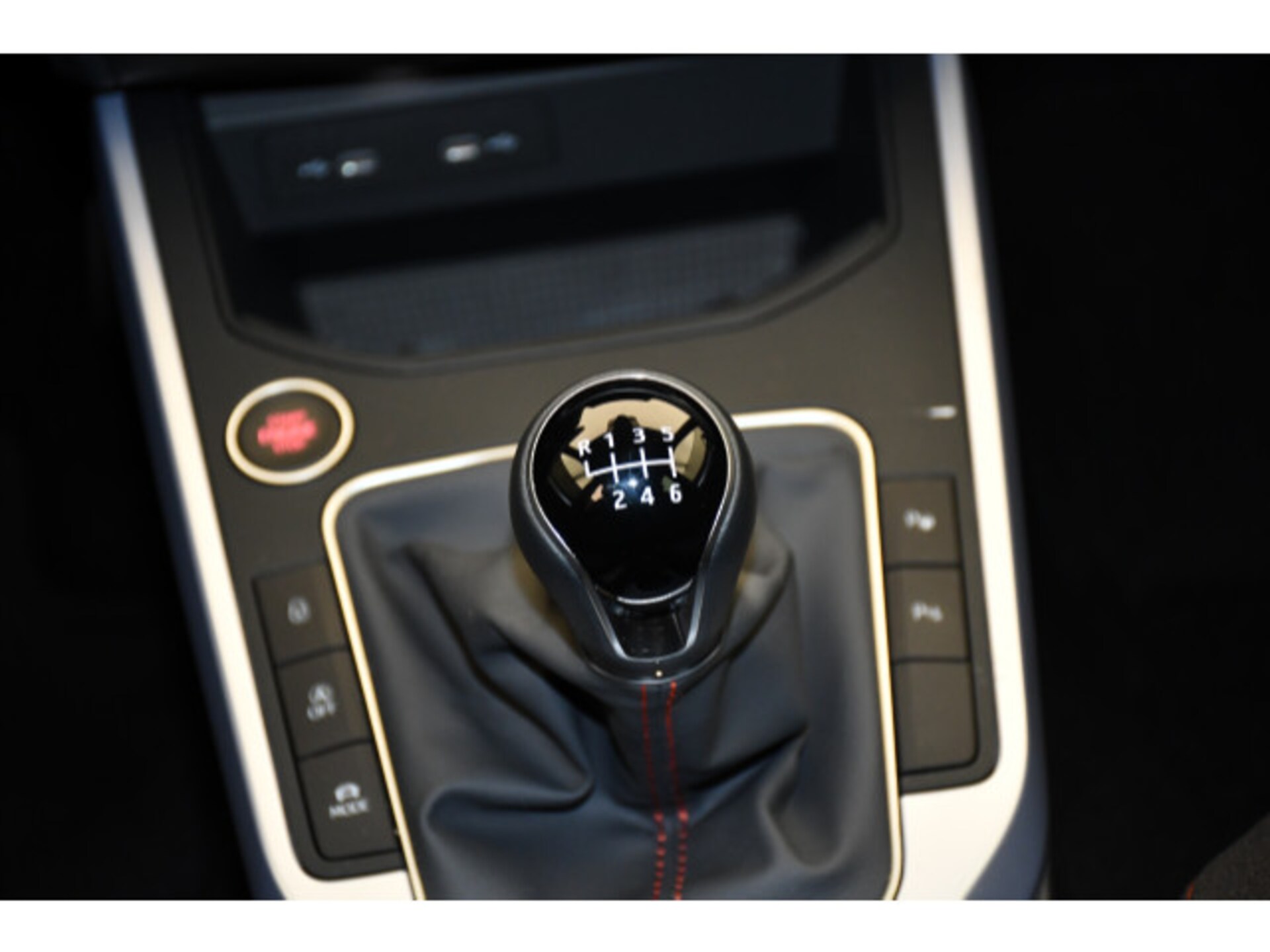 SEAT Arona FR