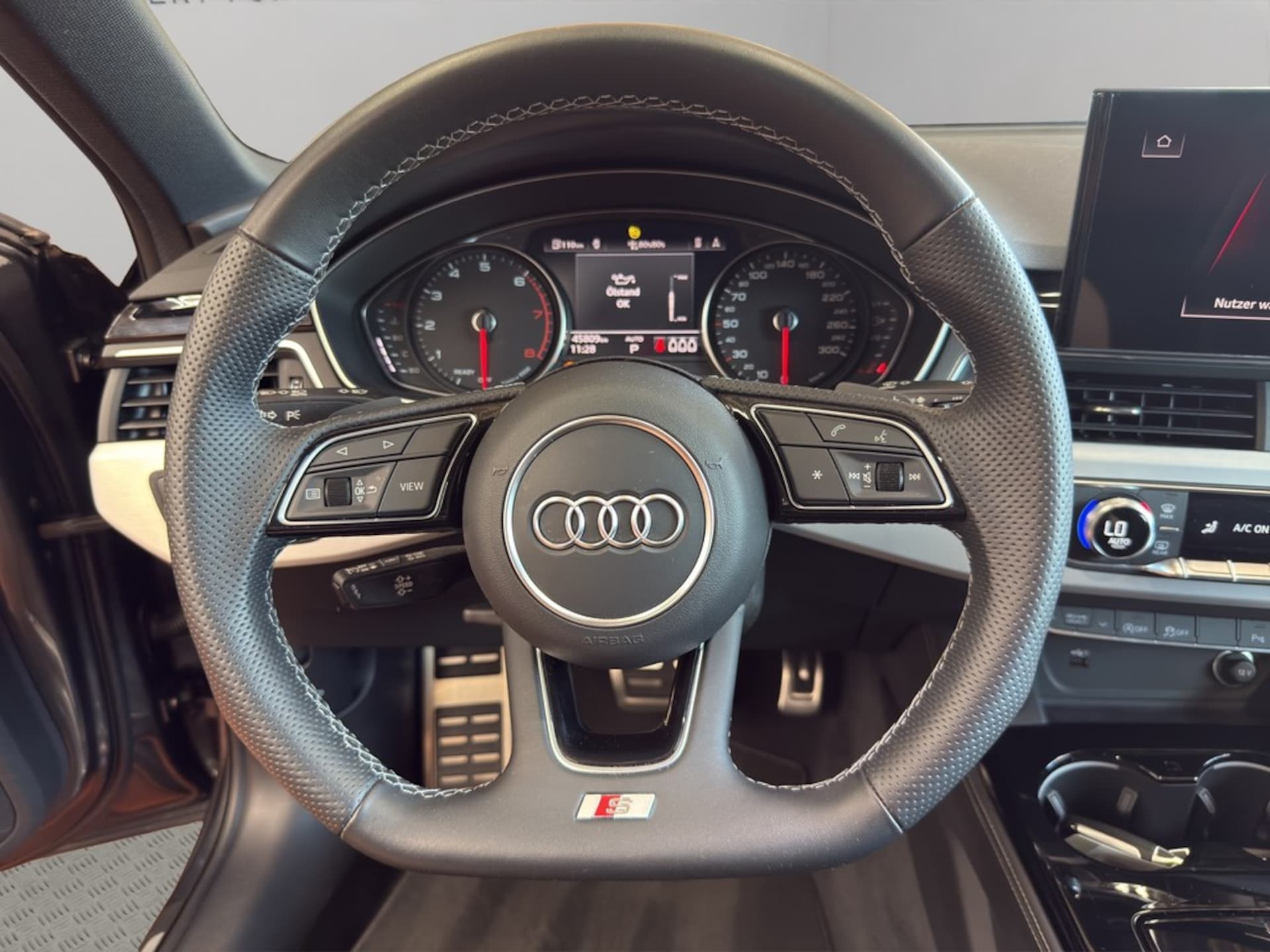 Audi A4 Avant S line