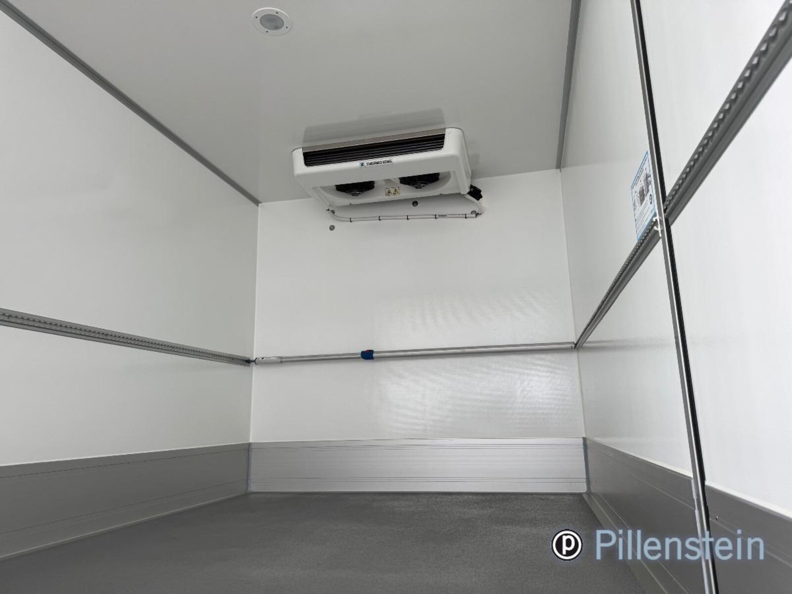 Volkswagen Crafter Einzelkabine mittlerer Radstand – Bild 9