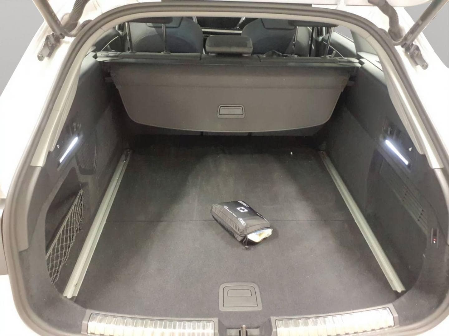 Bild über Audi A6 Avant TDI quattro 150 kW S tronic - für weitere Informationen kontaktieren Sie den Audi Partner