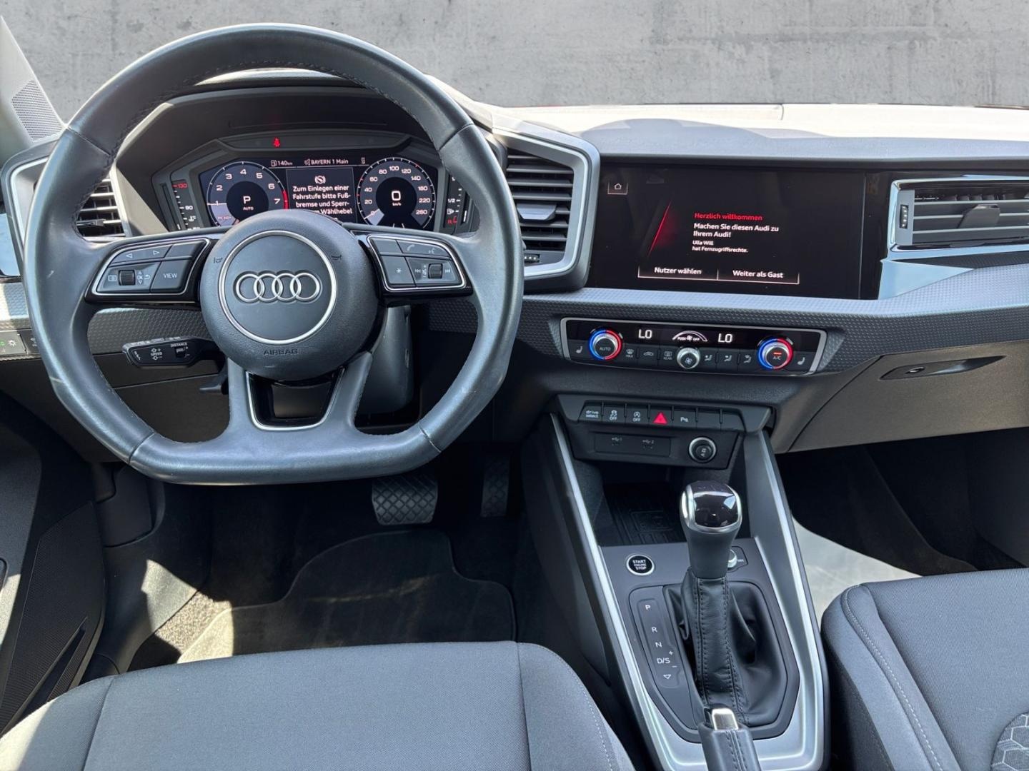 Bild über Audi A1 Sportback S line 30 TFSI S tronic - für weitere Informationen kontaktieren Sie den Audi Partner