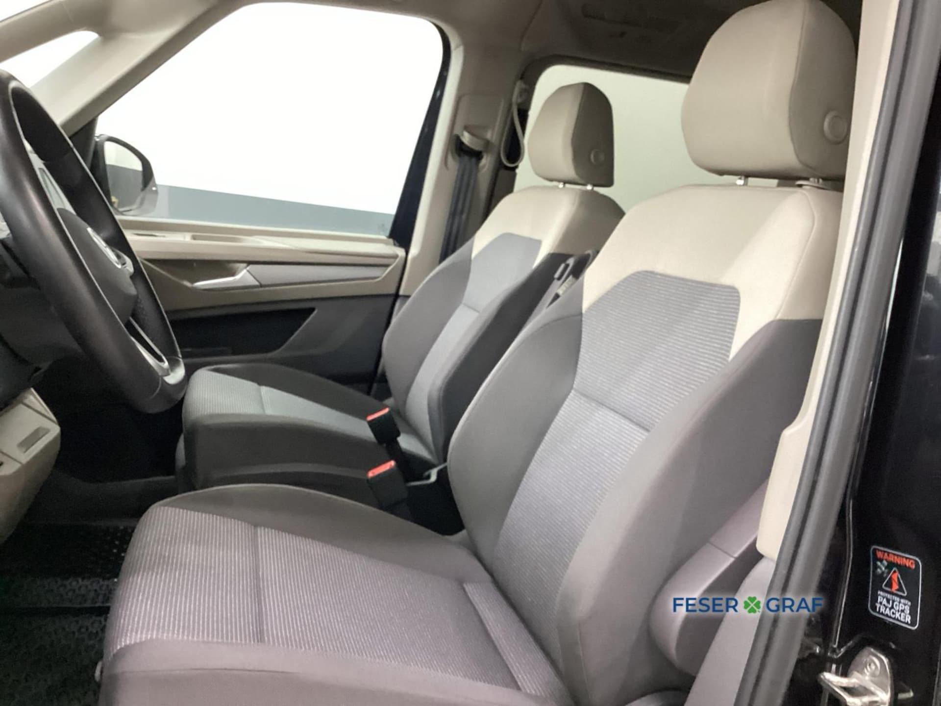 Volkswagen Multivan Langversion Basis-Modell