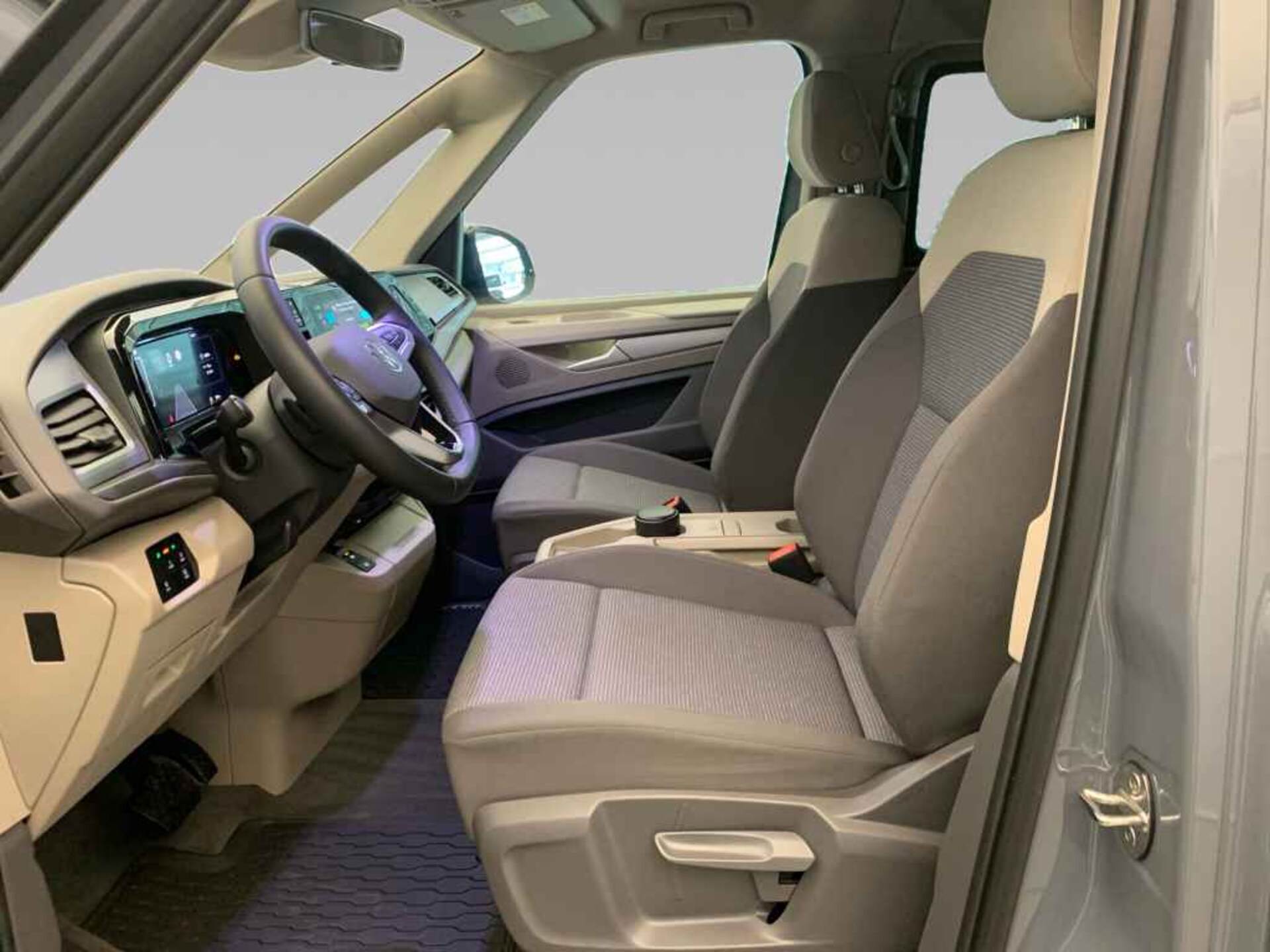 Volkswagen Multivan Langversion Basis-Modell