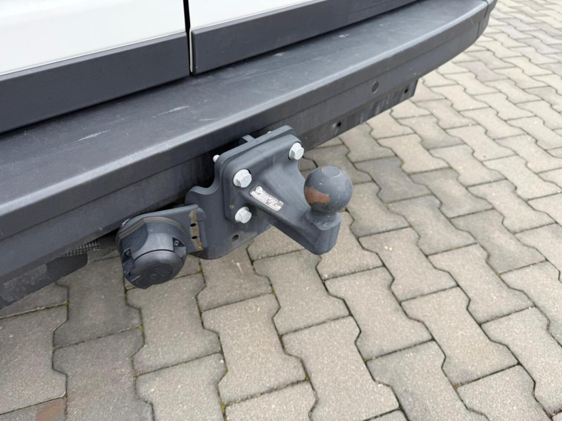 Volkswagen Crafter Furgon średni rozstaw osi