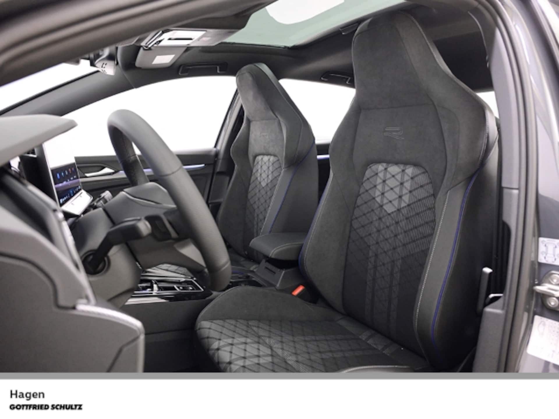 Volkswagen Golf R-Line