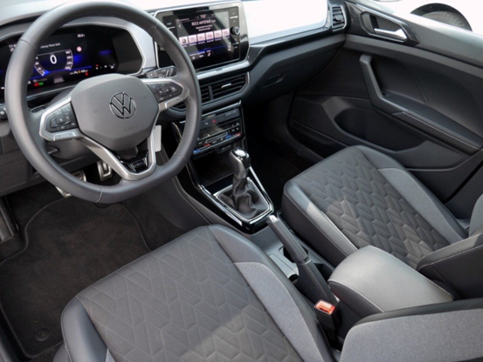 Volkswagen T-Cross – Bild 11