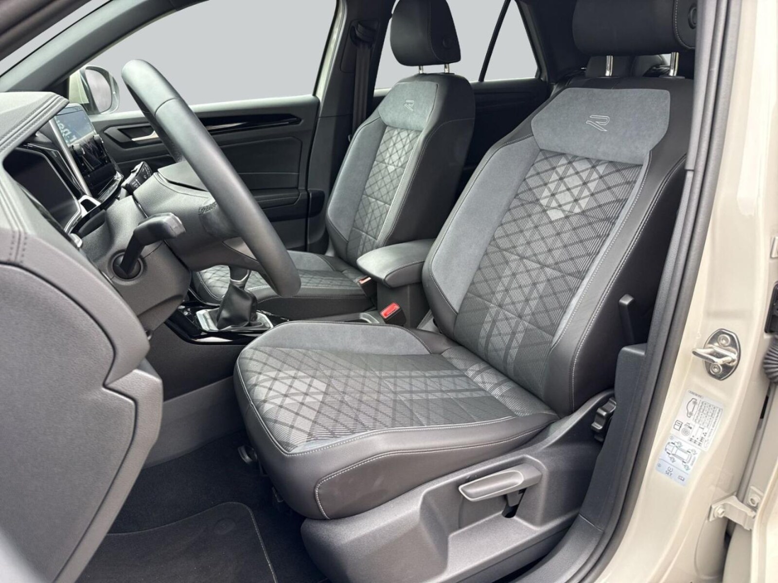 Volkswagen T-Roc – Bild 10