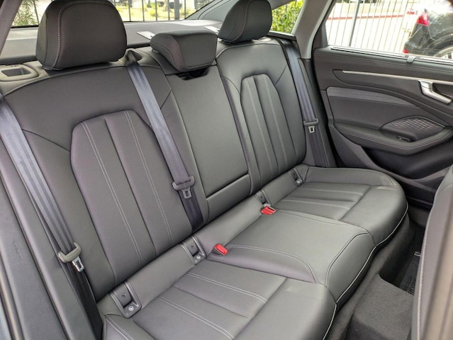 2026 Audi A6 Premium Plus - Photo 11