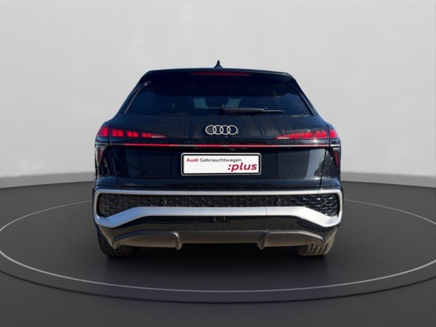Bild über Audi Q3 SUV TFSI 110 kW S tronic - für weitere Informationen kontaktieren Sie den Audi Partner