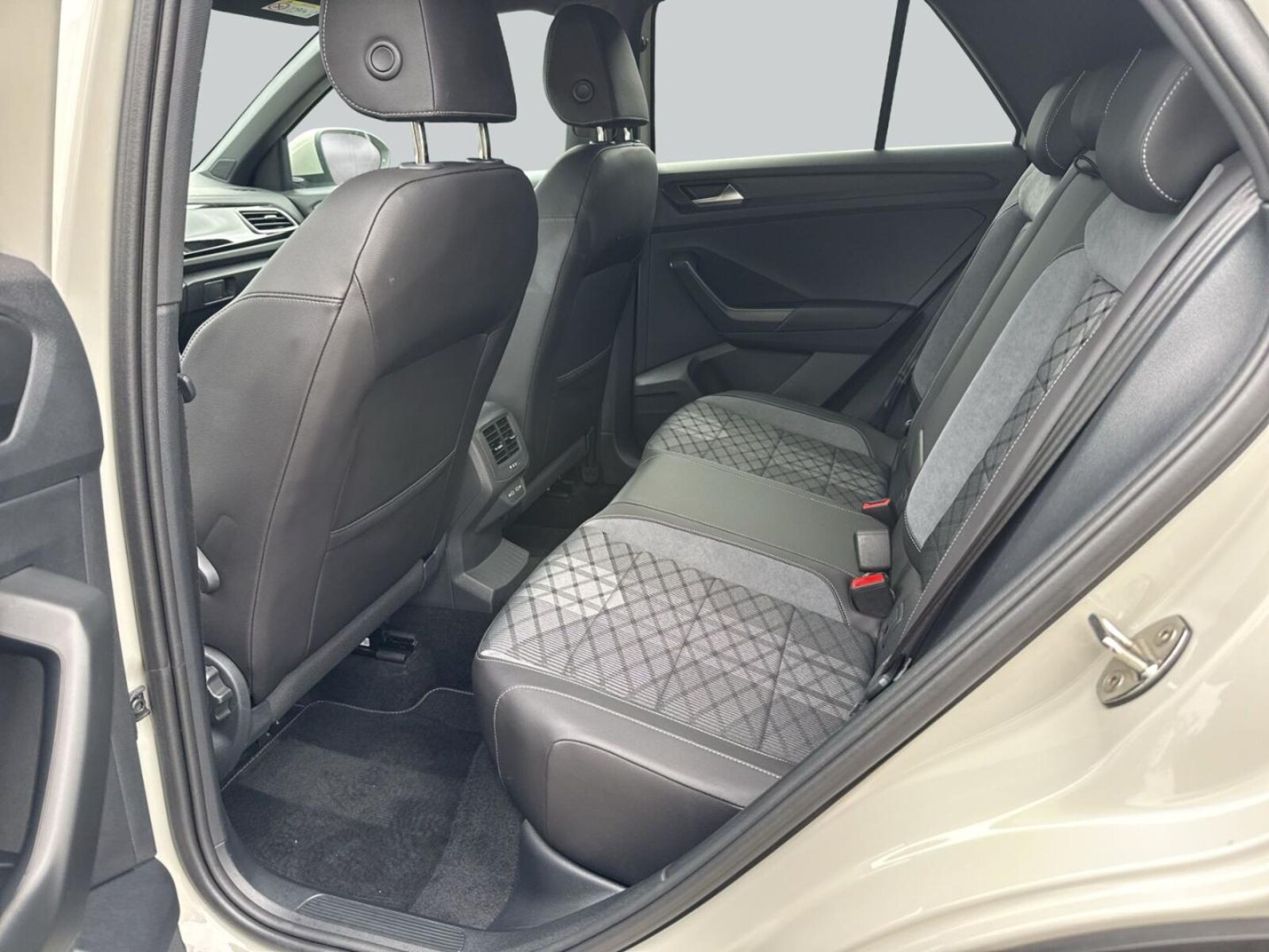Volkswagen T-Roc – Bild 11